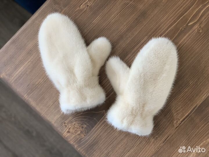 Варежки норковые новые