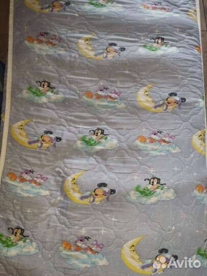 Детская кровать машинка с матрасом бу