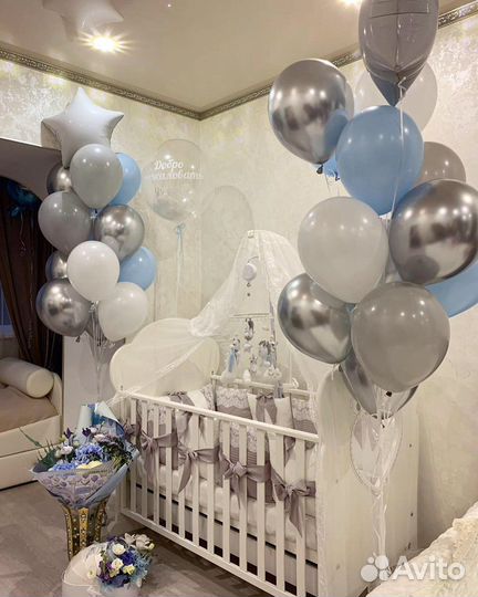 Детская кроватка с маятником и ящиком