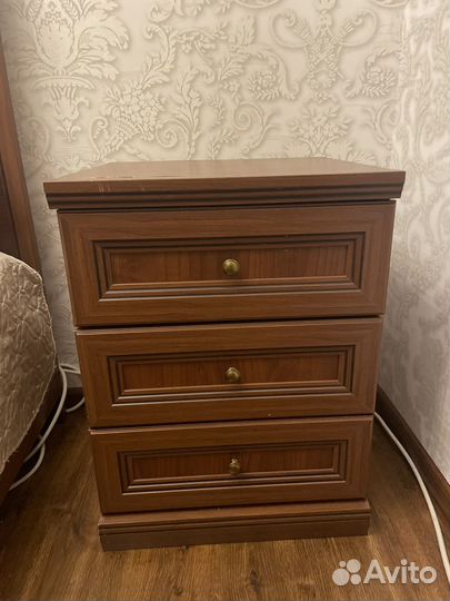 Тумба прикроватная