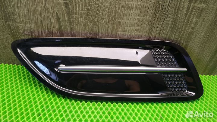 Накладка капота левая Kia Stinger