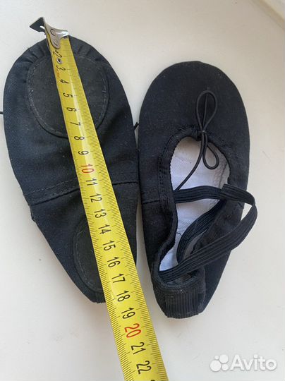 Спортивный купальник и чешки