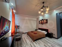 геодезическая 17/1 новосибирск. дешевая квартира. комната доплаты. интерьер спальни. расположение мебели в однокомнатной квартире.