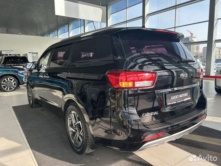 Kia Carnival 2.2 AT, 2018, 132 739 км