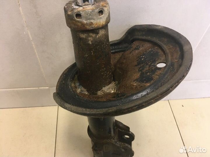 Амортизатор передний правый Elantra 2000-2005