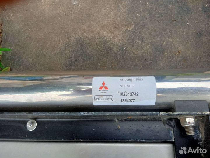 Подножки на Mitsubishi Pajero io