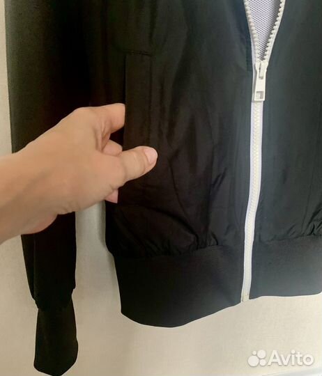 Ветровка спортивная женская