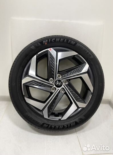 Новые Hyundai Tucson, Michelin 235/50 R19 (2023)