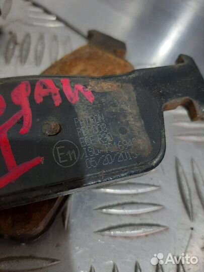 Колодки тормозные передние Renault Logan L8