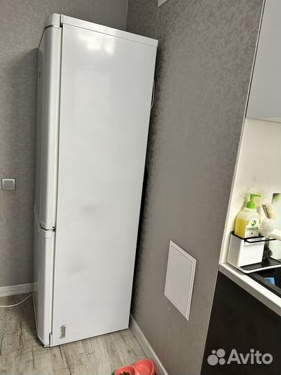 Холодильник Ariston Hotpoint