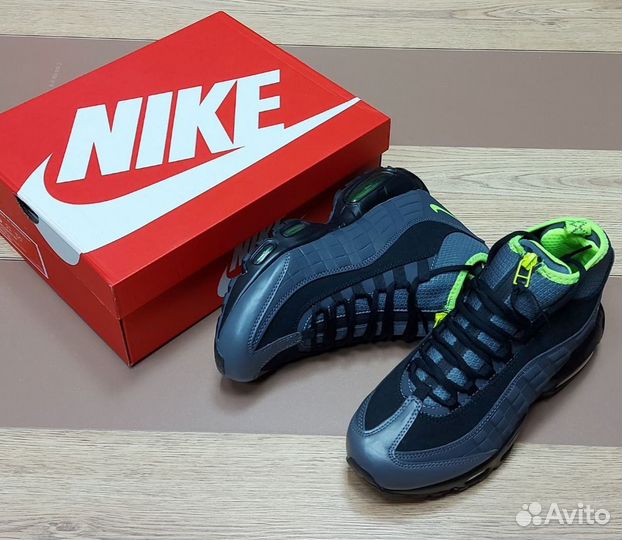 Nike Air Max 95 Volt