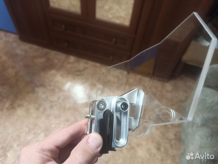 Дефлектор ветровик на лобовое стекло мото