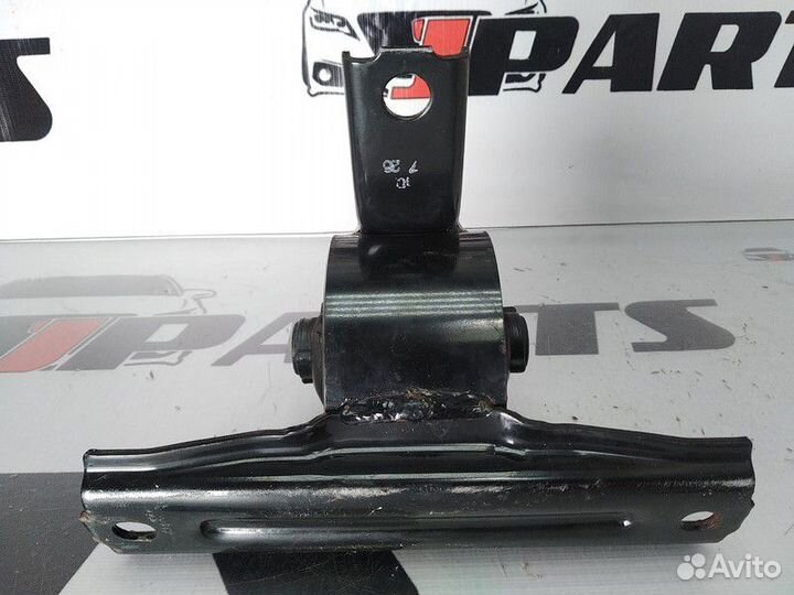 Верхняя правая опора двс Mitsubishi Outlander XL