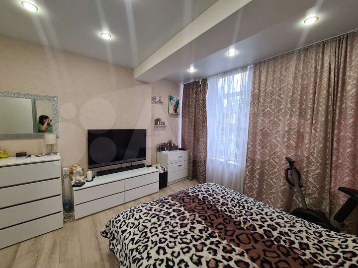 2-к. квартира, 42 м², 4/10 эт.