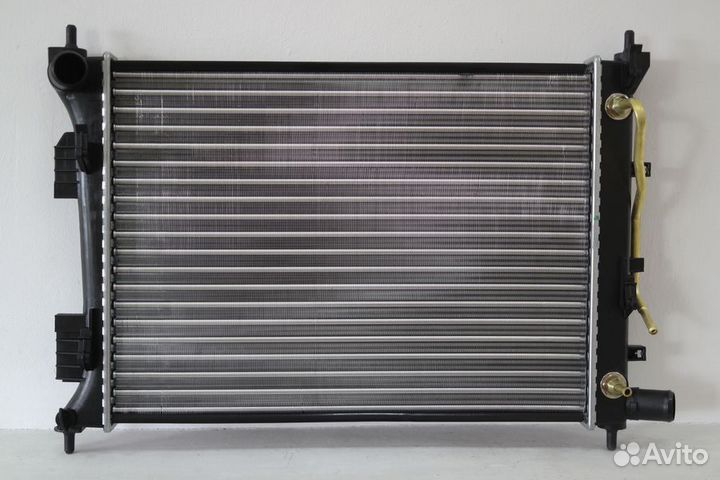 Радиатор охлаждения Киа Рио 11- АКПП