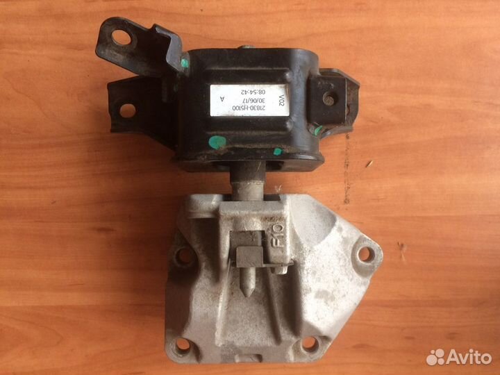 Опора двигателя левая,правая Рио 4 Solaris 2