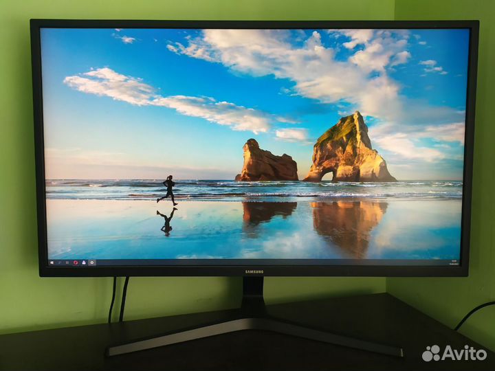 4К Монитор Samsung U32J590UQI 31.5