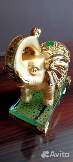 Слон золотой