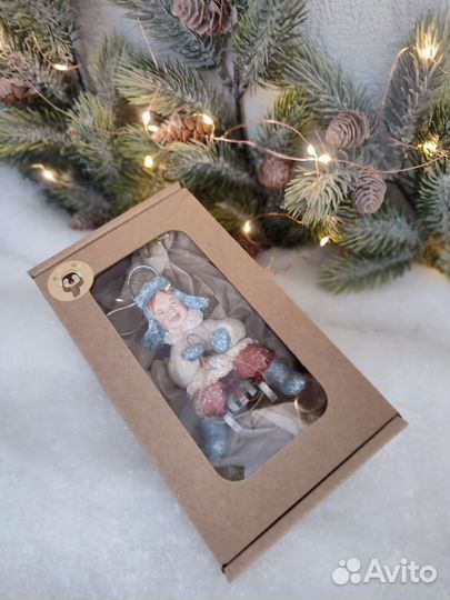 Ёлочная игрушка Мальчик на санках