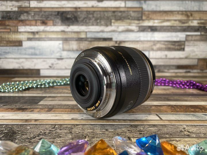 Макрообъектив Canon EF-S 60mm f/2.8 Macro USM