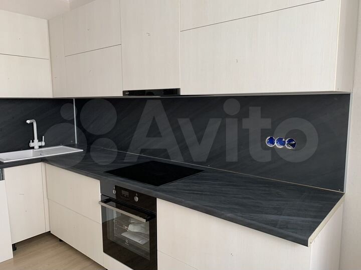 3-к. квартира, 82 м², 4/8 эт.