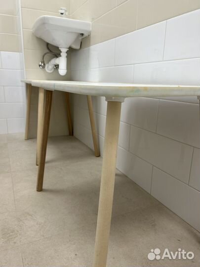 Детский стол и 2 стула