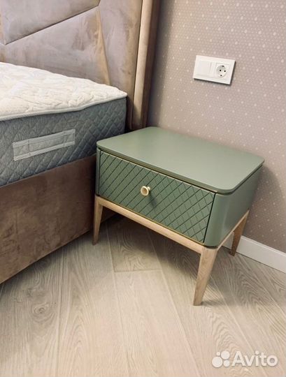 Тумба прикроватная