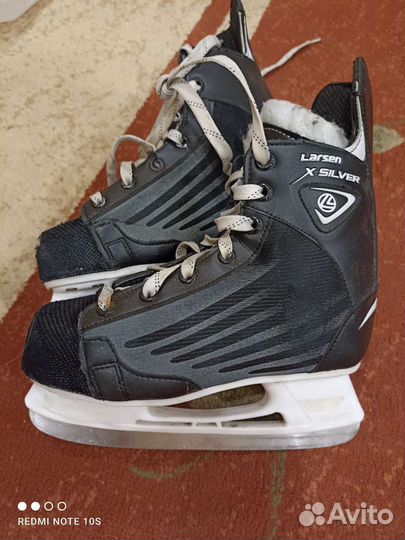 Коньки хоккейные