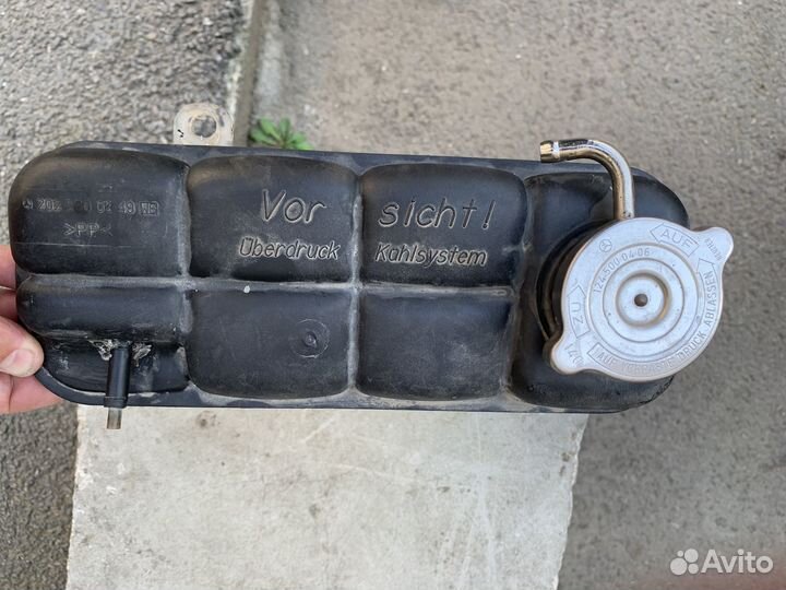 Бочек расширительный w202