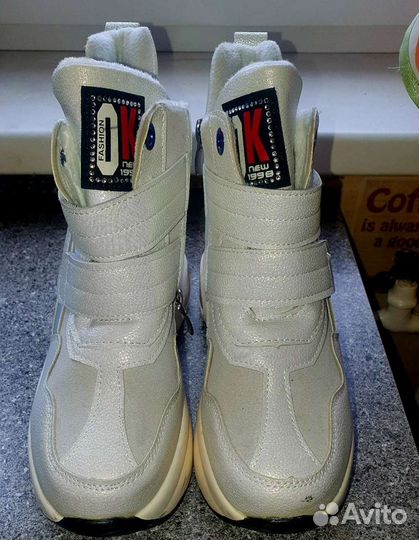 Кроссовки утепленные женские