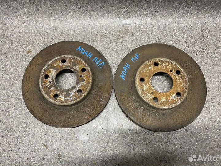 Диск тормозной передний toyota noah R70 2007-2010