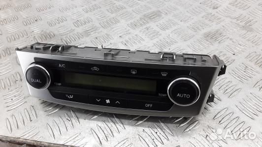 Блок управления печки и климат-контроля toyota ave