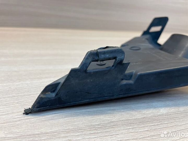 Заглушка противотуманной фары передняя левая LADA