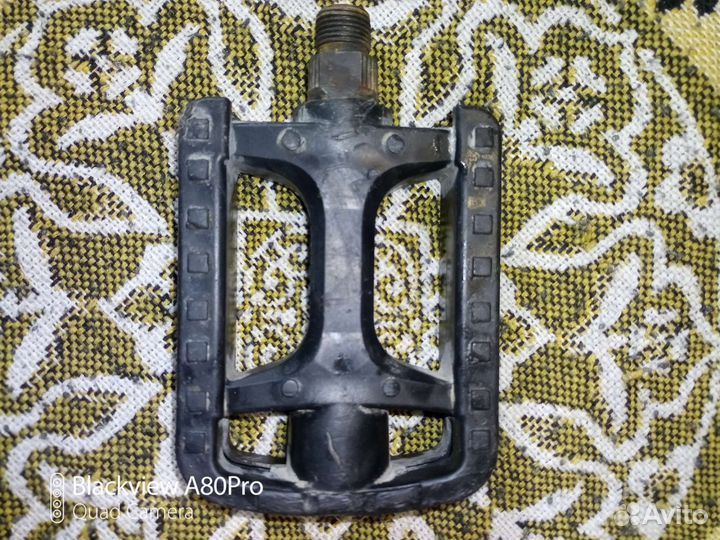 Педаль левая