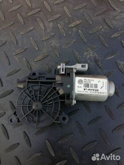 Моторчик стеклоподъёмника задний Фольксваген Поло