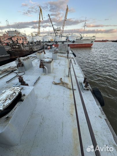 Продаеться наливная баржа