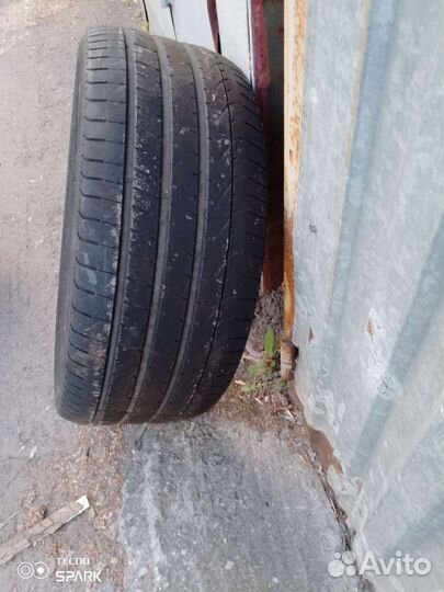 Pirelli P Zero 295/40 R21 111Y