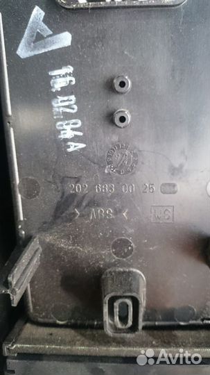 Консоль центральная в сборе Mercedes C-Class W202