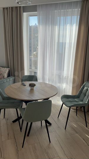 2-к. квартира, 85 м², 10/12 эт.