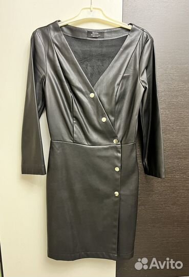 Платья Bershka xs