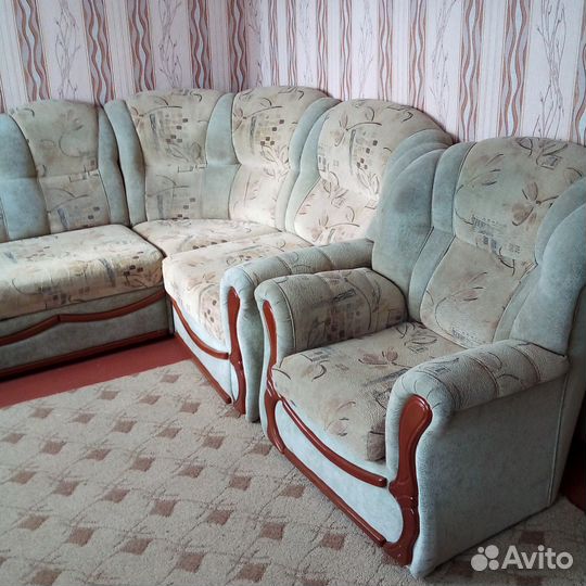 Мягкий уголок с креслом