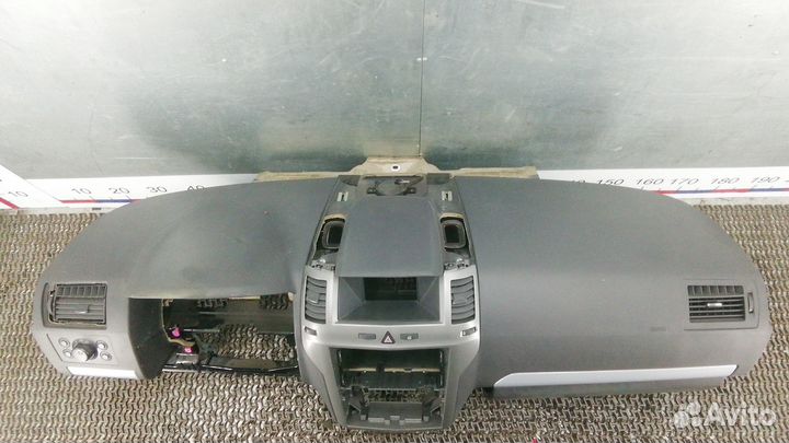 Панель передняя салона (торпедо) Opel Zafira
