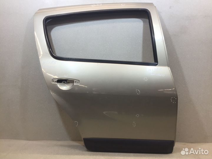 Дверь задняя правая Renault Sandero 2009-2014
