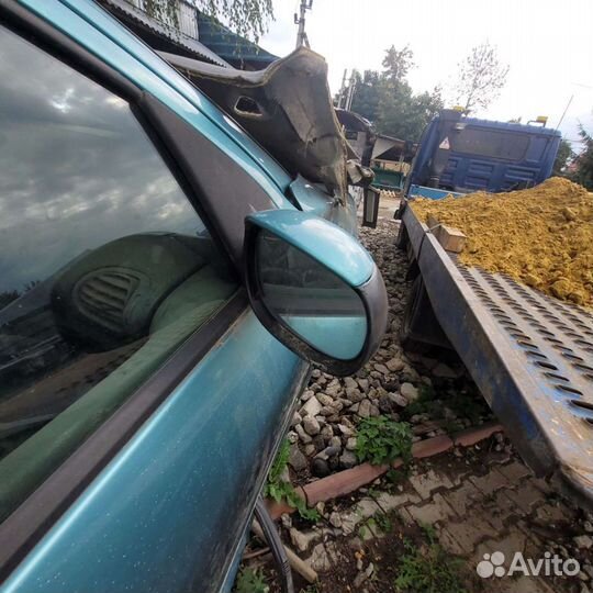 Боковое правое зеркало на пежо 206
