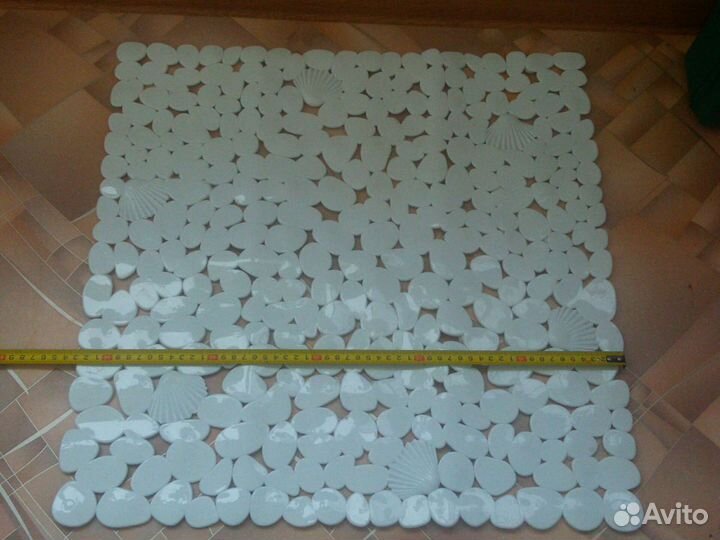 Коврик с присосками новый