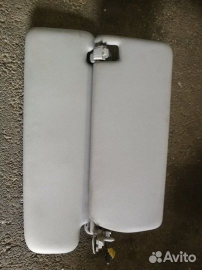 Козырек солнцезащитный левый Volkswagen Touareg