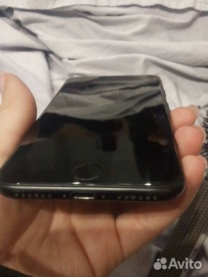 Телефон iPhone 7