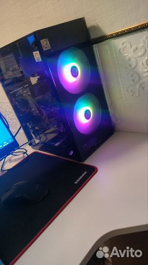 Игровой компьютер с монитором