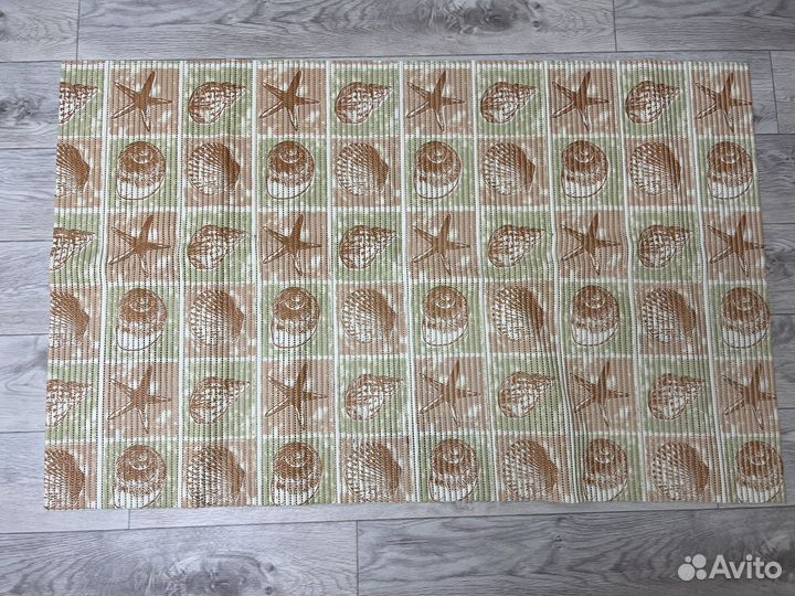 Противоскользящий коврик в ванную