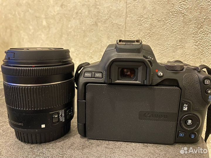 Продам фотоаппарат Canon EOS 250D kit
